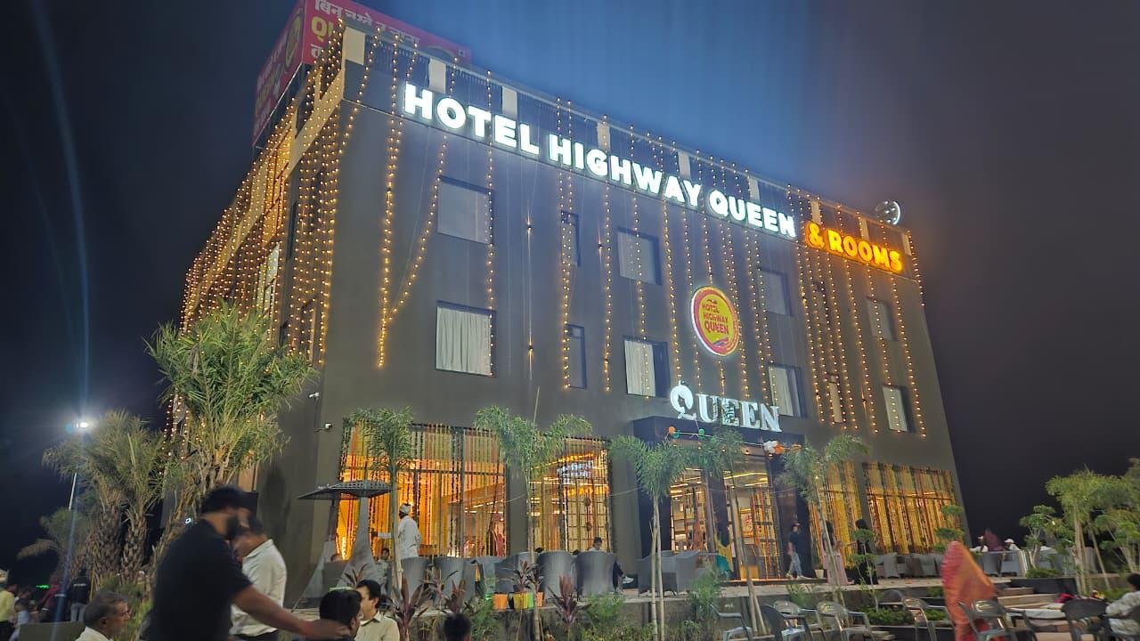 Stay refreshed and relaxed at Hotel Highway Queen